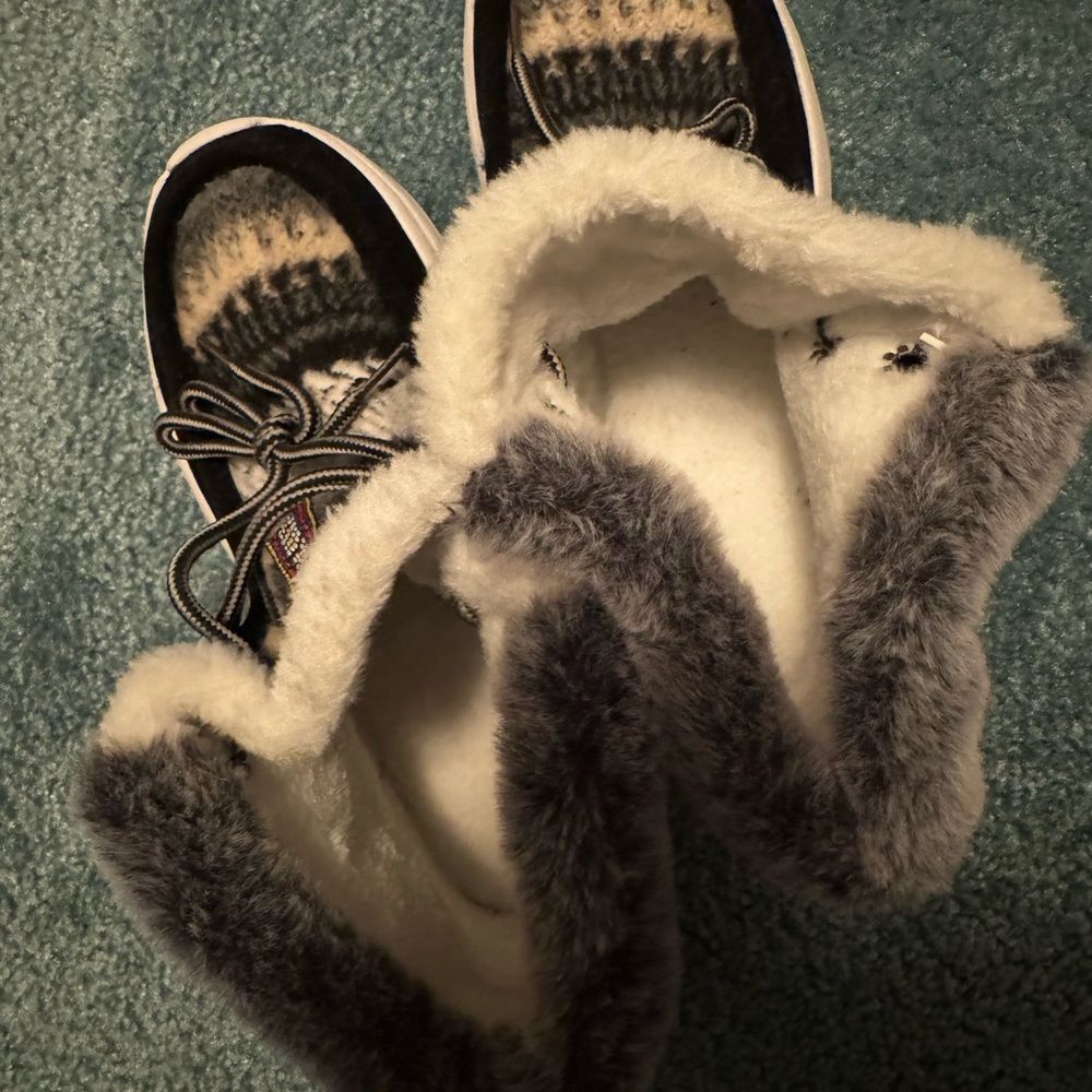 Boots - Picture 3 of 3